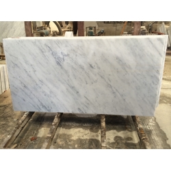 losas grandes de mármol blanco de Carrara