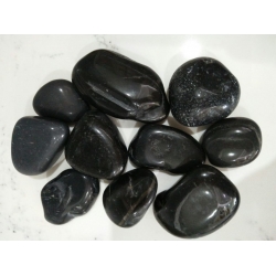 alta piedra negra pulida